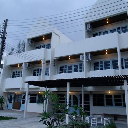 Albatross Guesthouse @ Thungwualaen Beach Pathiu Zewnętrze zdjęcie
