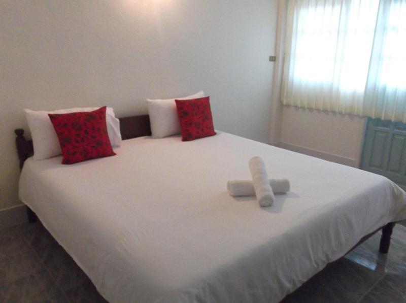 Albatross Guesthouse @ Thungwualaen Beach Pathiu Zewnętrze zdjęcie