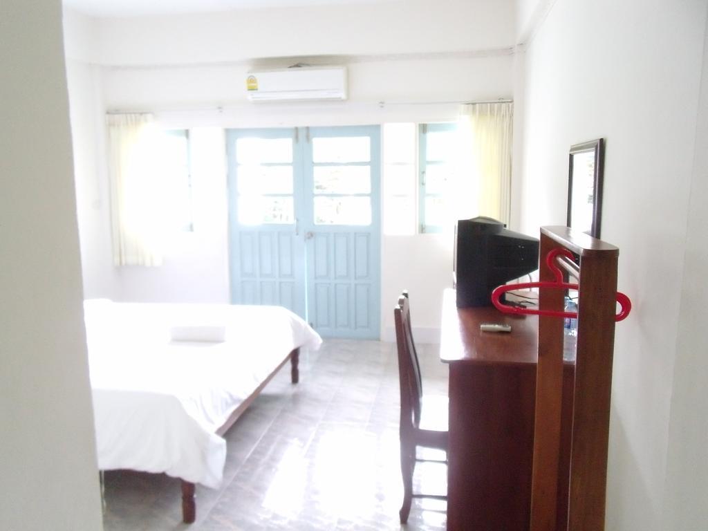 Albatross Guesthouse @ Thungwualaen Beach Pathiu Zewnętrze zdjęcie